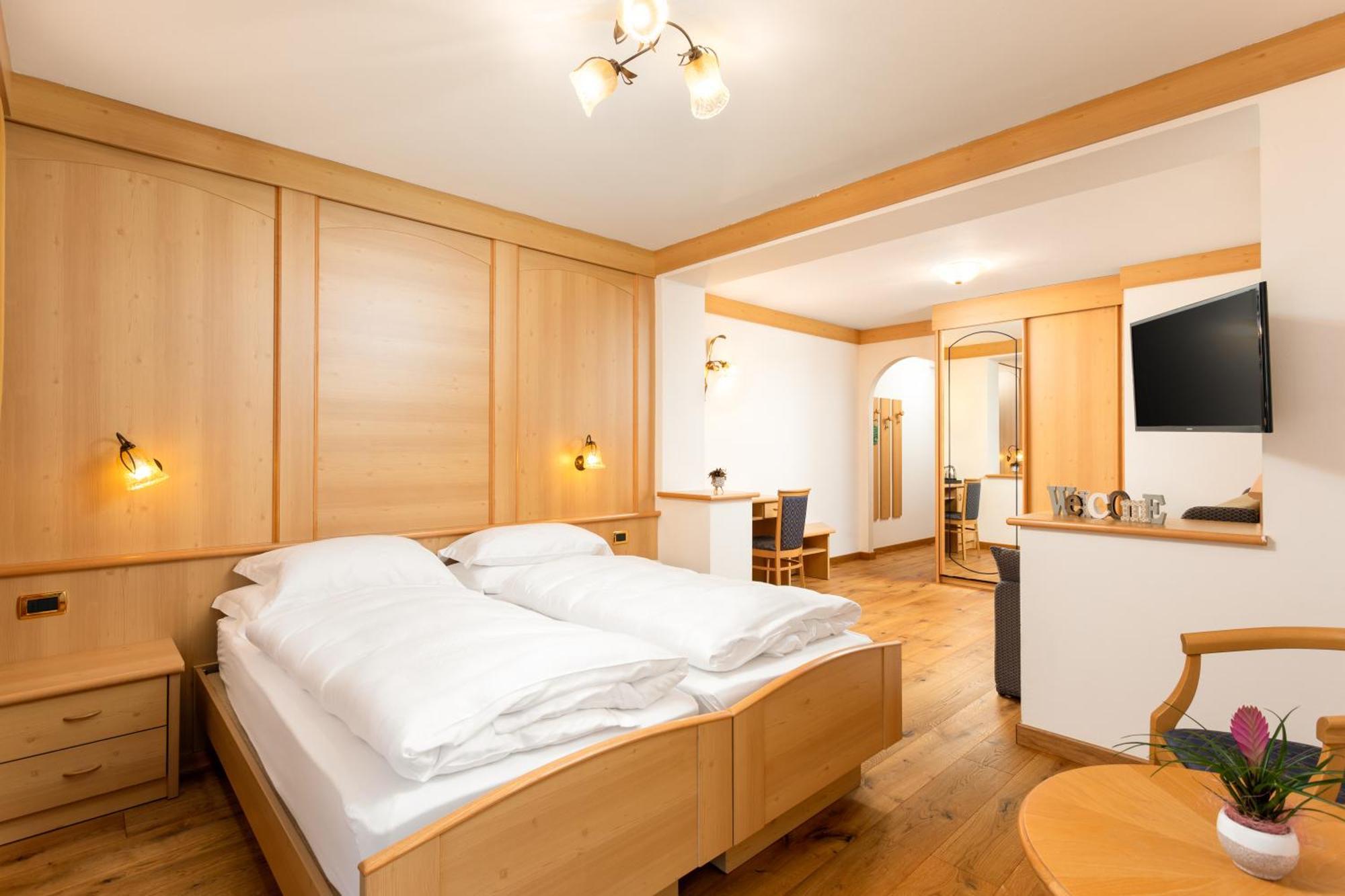 Hotel Pareda Canazei Ngoại thất bức ảnh